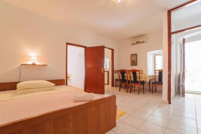 Omis Center Vila Bagian luar foto